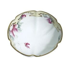 Vintage Nippon Porcelain Farmhouse Bowl Dish Footed Signed on Bottom.